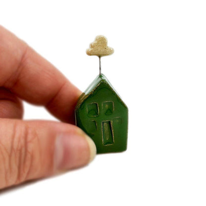 TM424CA $22 - White Cloud - Dark Green Tiny House A